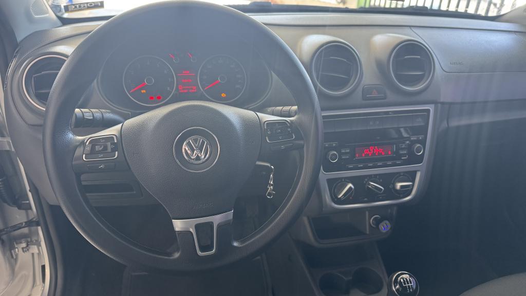VOLKSWAGEN Saveiro - Foto