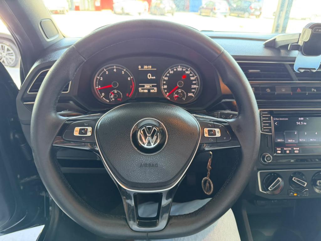 VOLKSWAGEN Saveiro - Foto