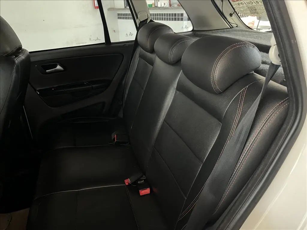 VOLKSWAGEN Space Cross - Foto