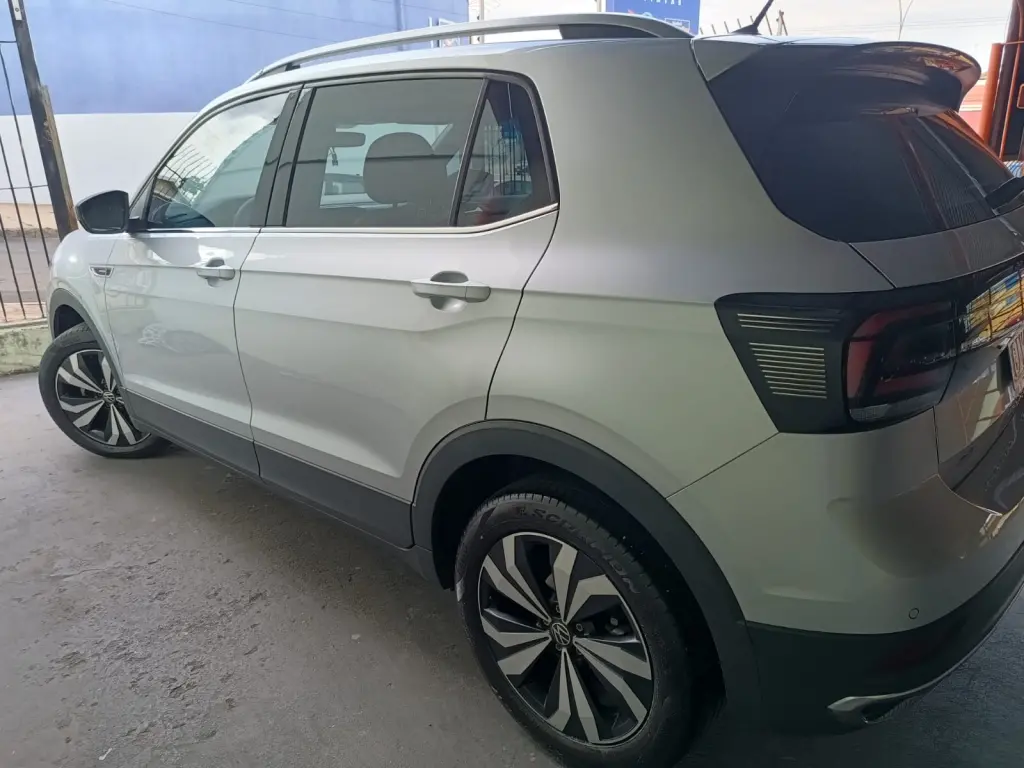 VOLKSWAGEN T-Cross - Foto