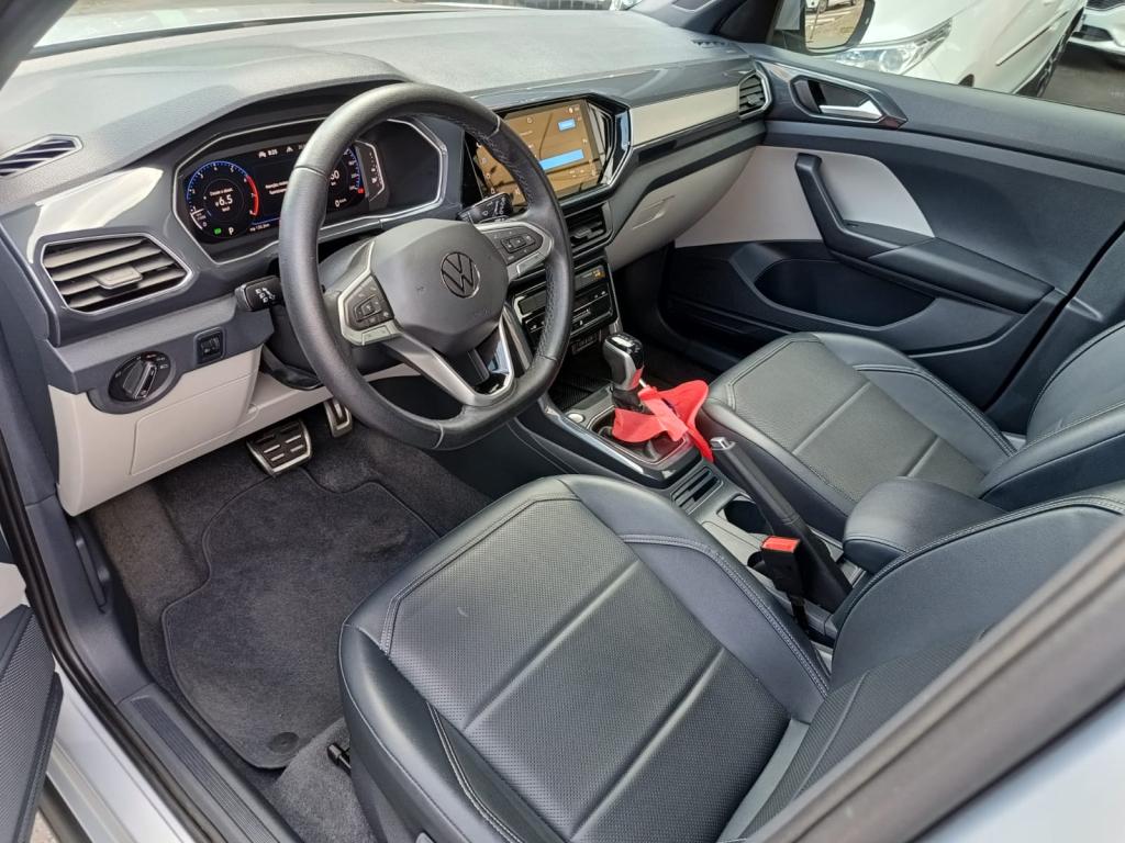 VOLKSWAGEN T-Cross - Foto