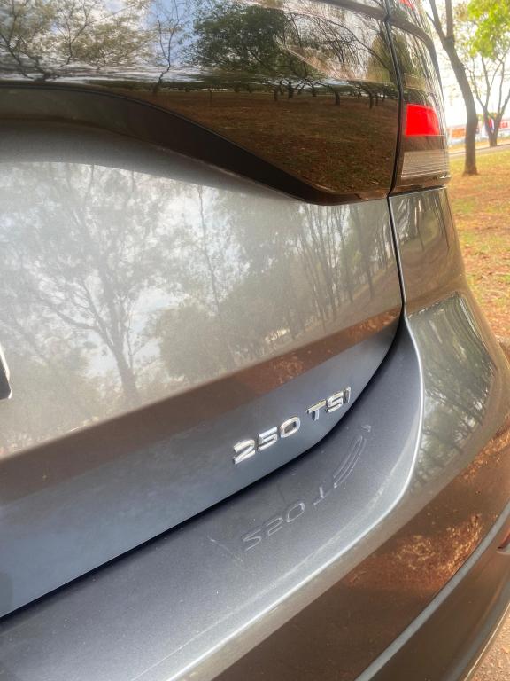 VOLKSWAGEN T-Cross - Foto