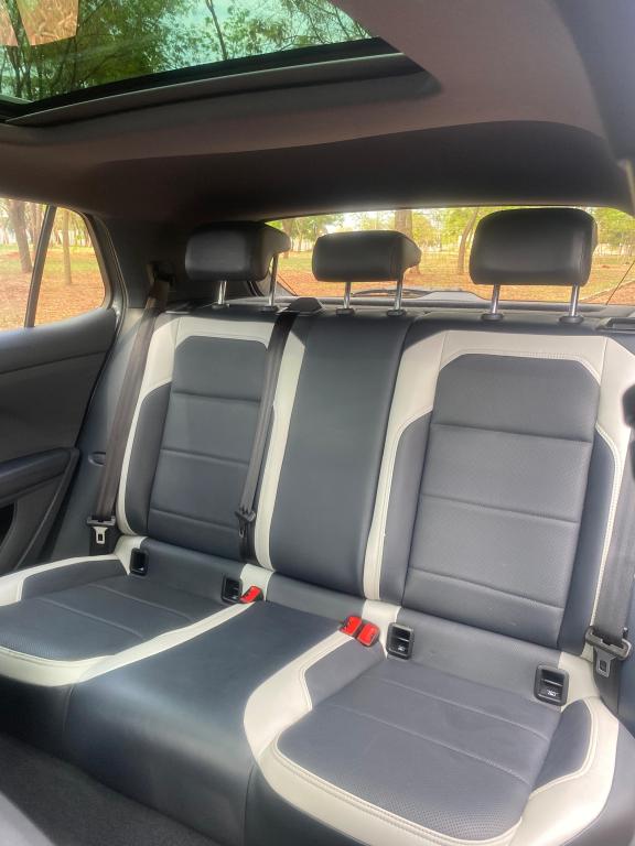 VOLKSWAGEN T-Cross - Foto