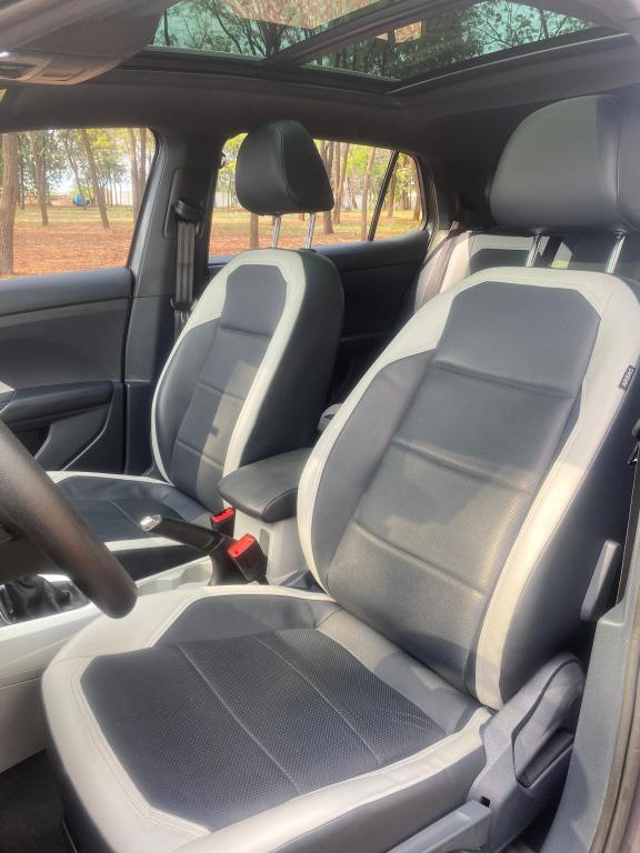 VOLKSWAGEN T-Cross - Foto