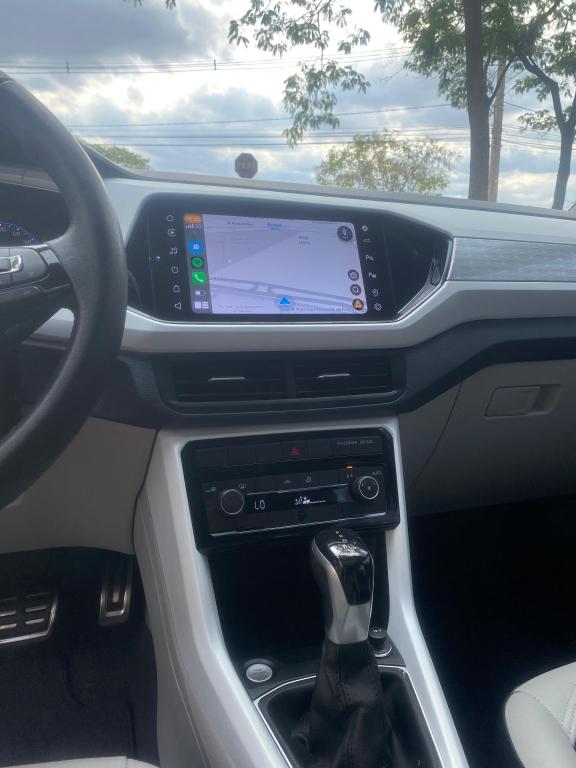 VOLKSWAGEN T-Cross - Foto