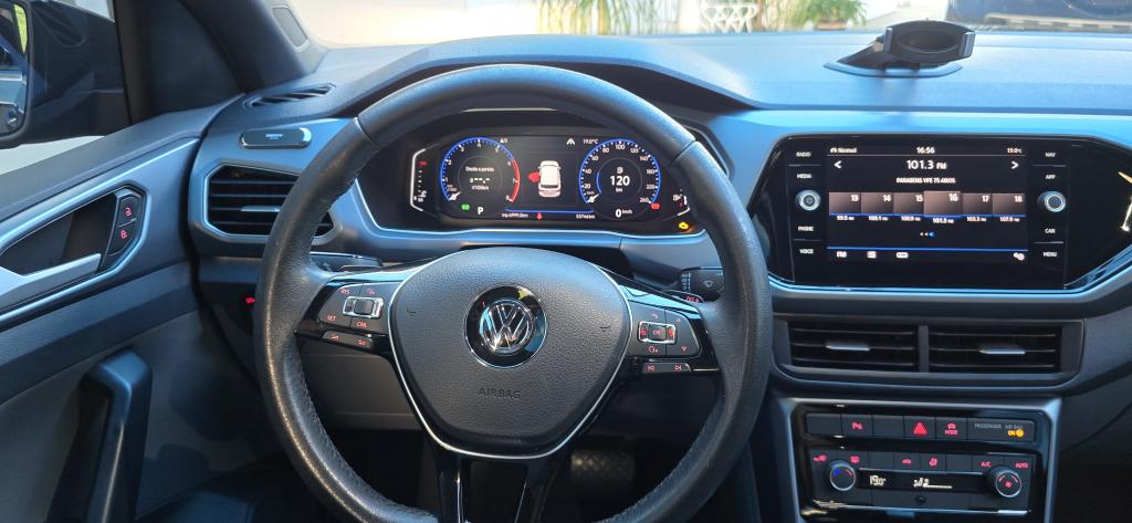 VOLKSWAGEN T-Cross - Foto