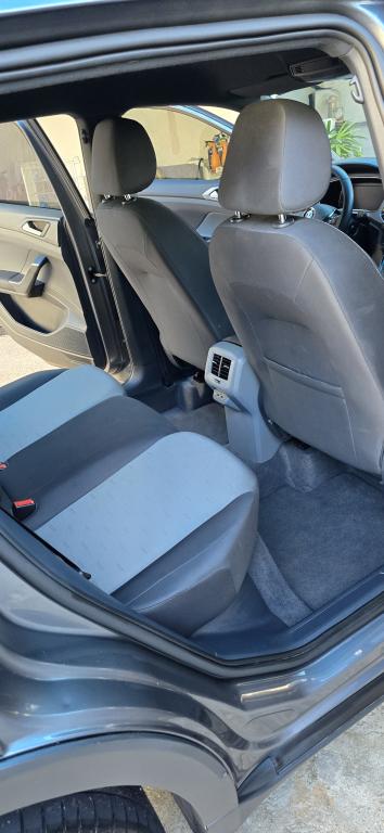 VOLKSWAGEN T-Cross - Foto