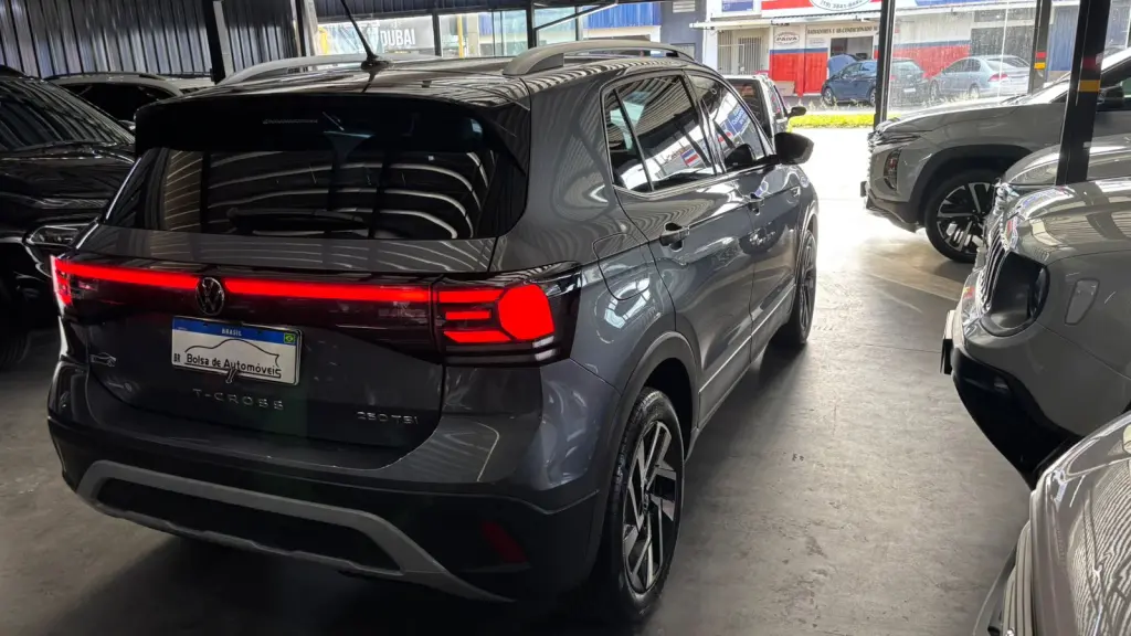 VOLKSWAGEN T-Cross - Foto