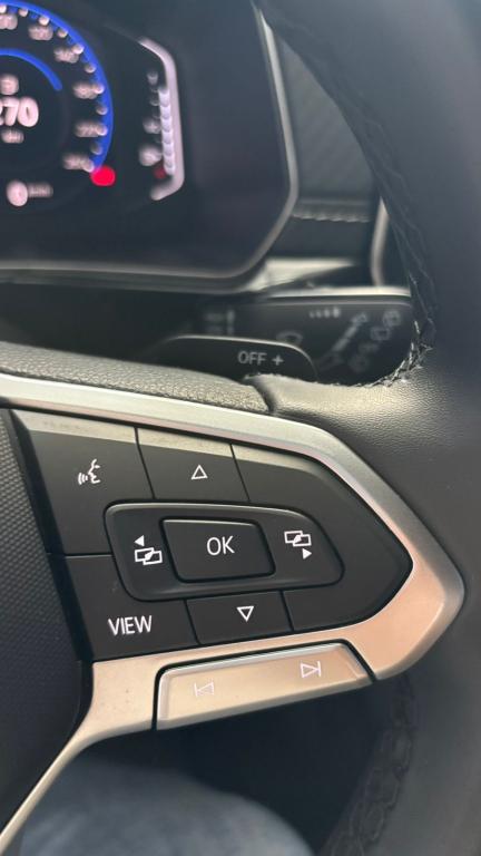 VOLKSWAGEN T-Cross - Foto