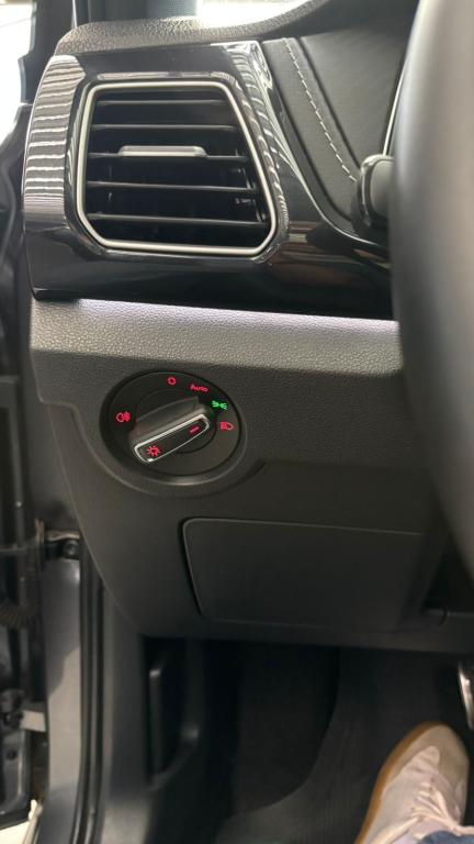 VOLKSWAGEN T-Cross - Foto