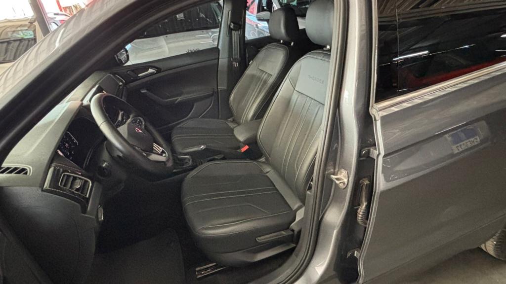 VOLKSWAGEN T-Cross - Foto