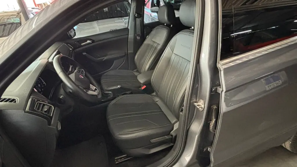 VOLKSWAGEN T-Cross - Foto