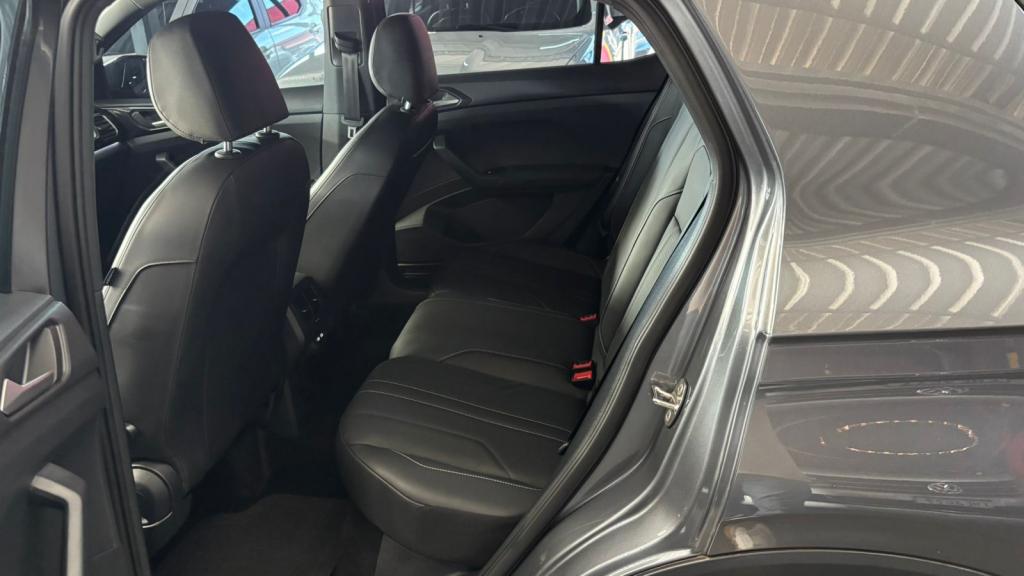 VOLKSWAGEN T-Cross - Foto