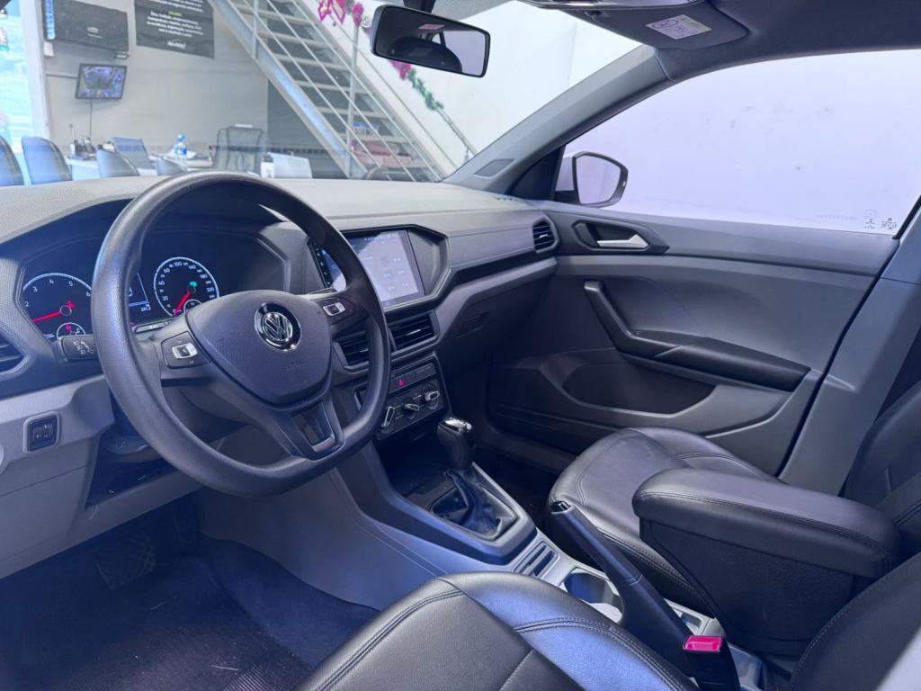 VOLKSWAGEN T-Cross - Foto