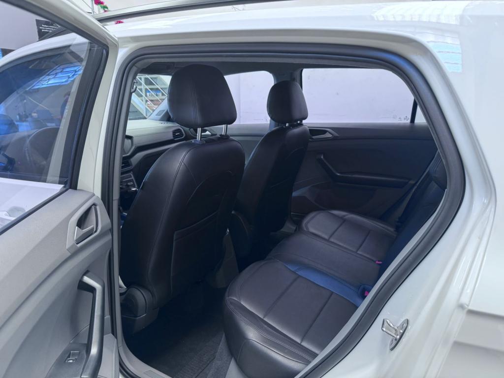 VOLKSWAGEN T-Cross - Foto