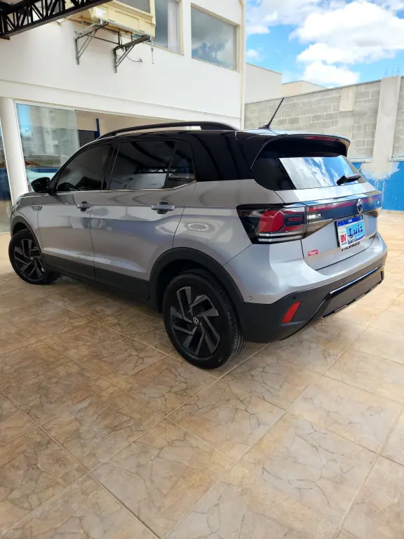 VOLKSWAGEN T-Cross - Foto