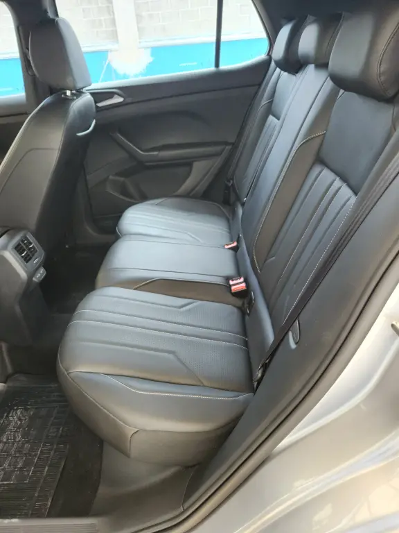 VOLKSWAGEN T-Cross - Foto