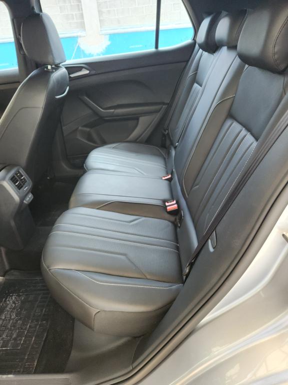 VOLKSWAGEN T-Cross - Foto