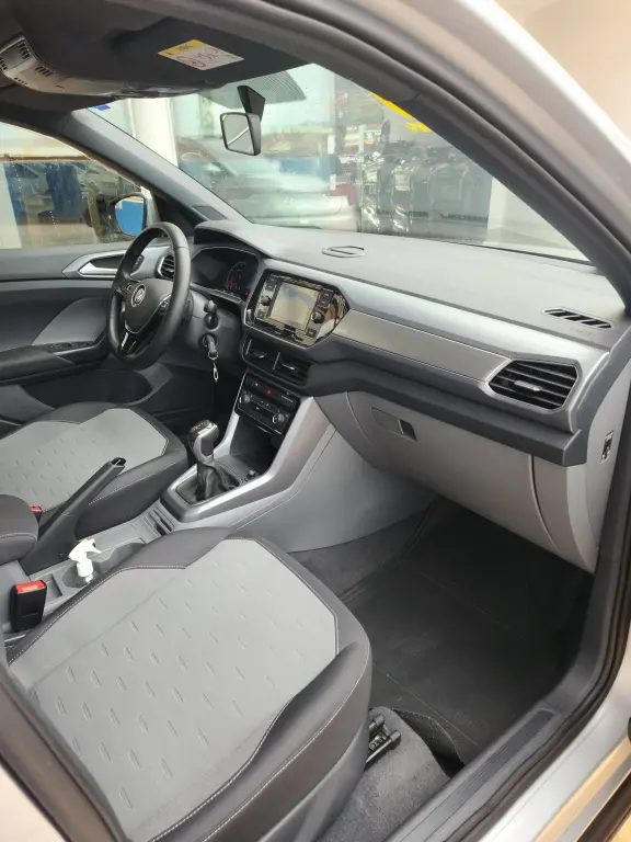VOLKSWAGEN T-Cross - Foto