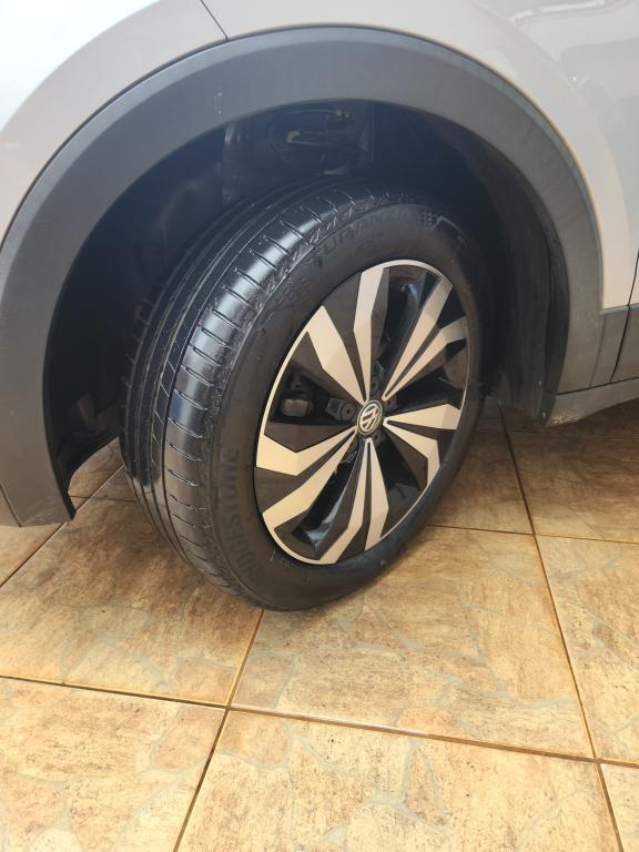 VOLKSWAGEN T-Cross - Foto