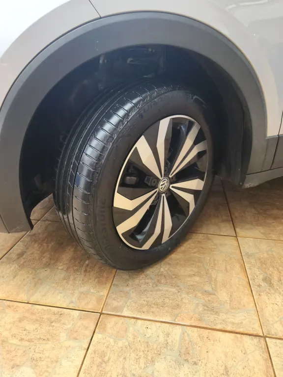 VOLKSWAGEN T-Cross - Foto