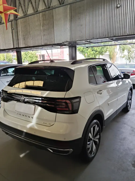 VOLKSWAGEN T-Cross - Foto