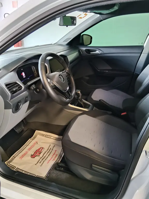 VOLKSWAGEN T-Cross - Foto