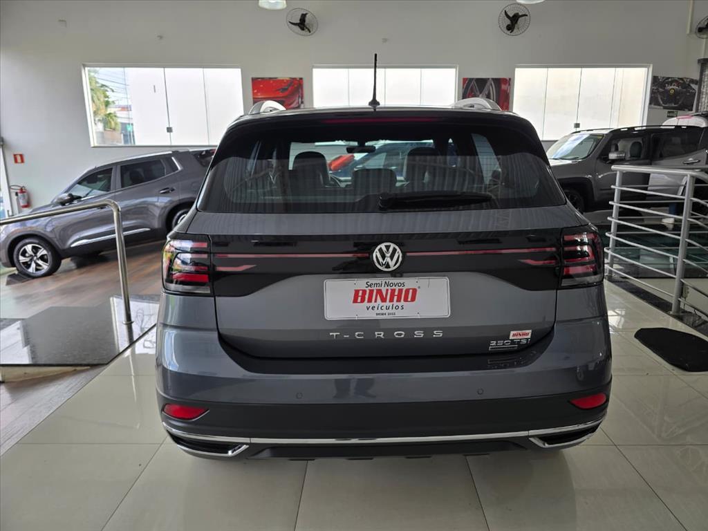 VOLKSWAGEN T-Cross - Foto