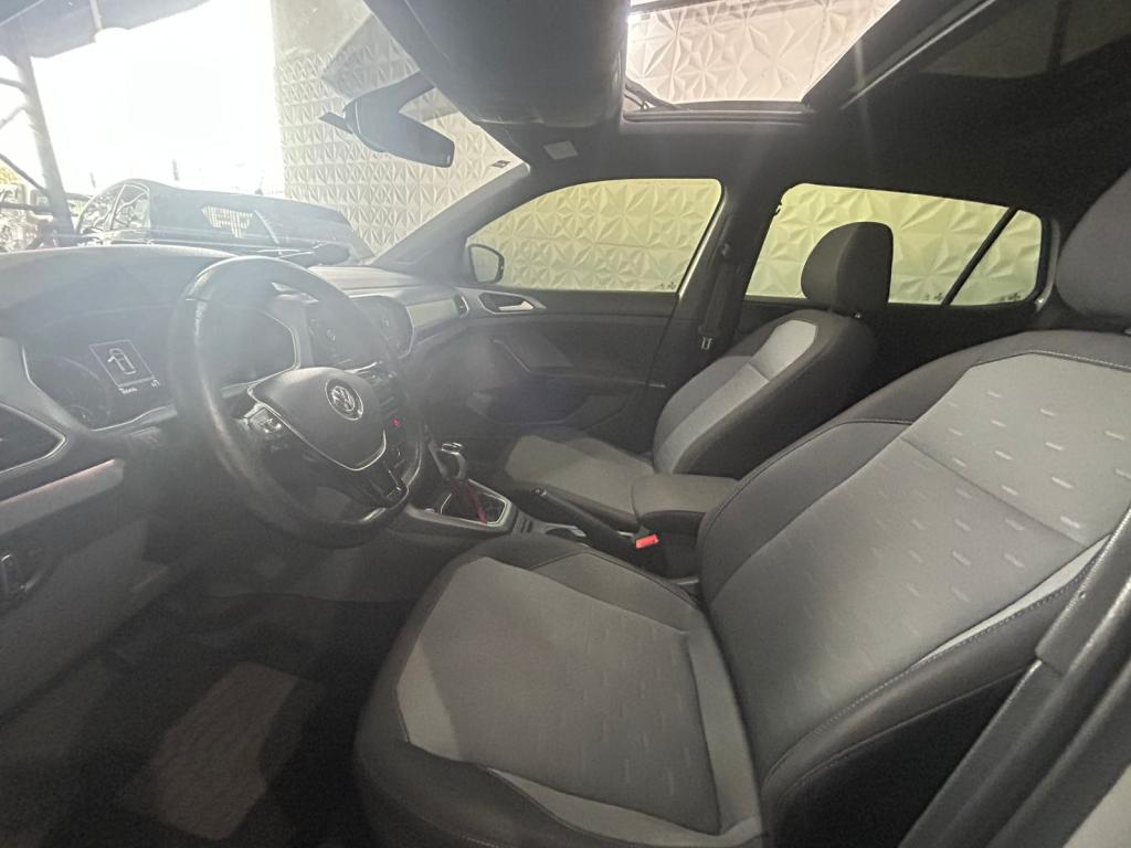 VOLKSWAGEN T-Cross - Foto