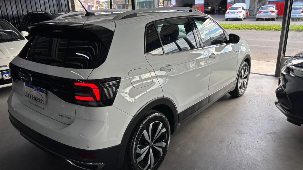 VOLKSWAGEN T-Cross - Foto