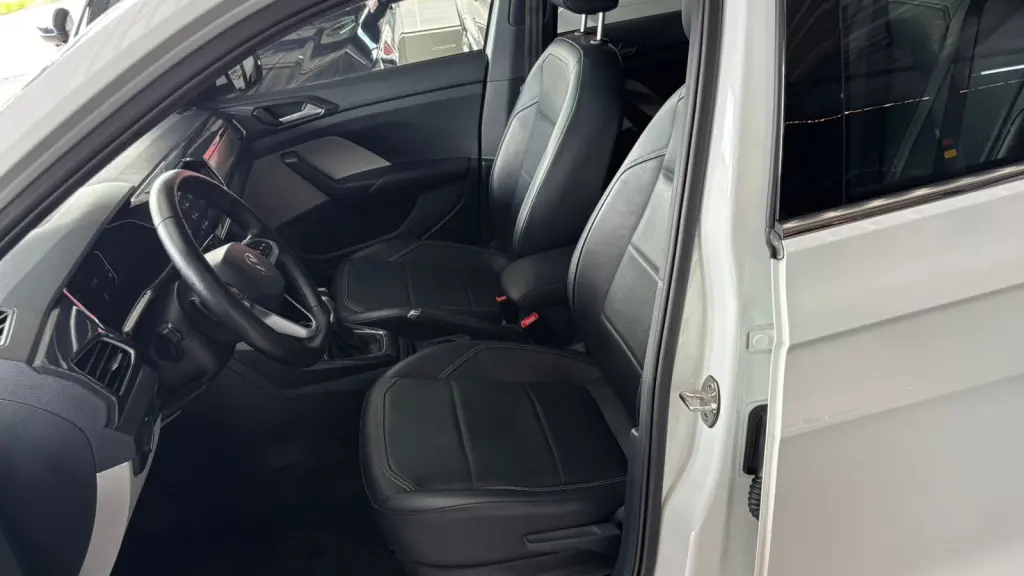 VOLKSWAGEN T-Cross - Foto