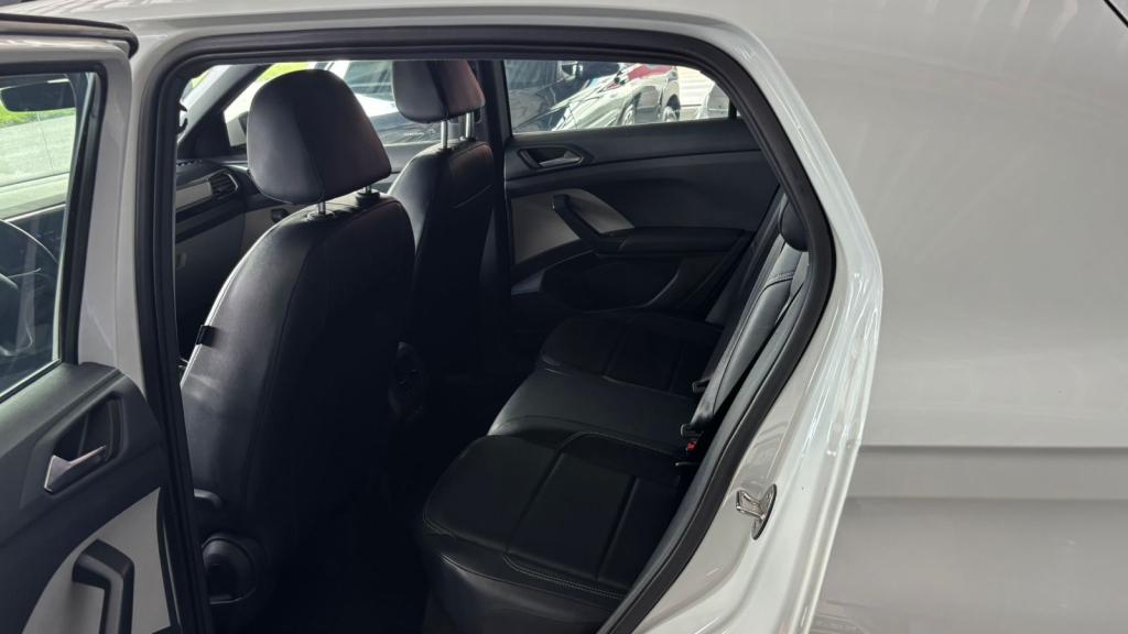 VOLKSWAGEN T-Cross - Foto