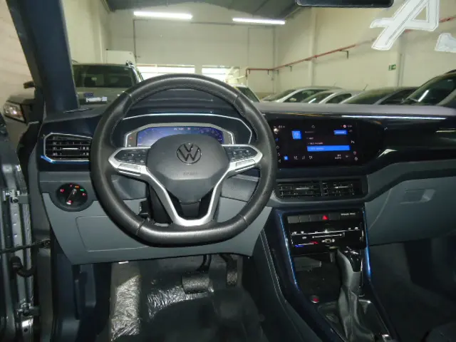 VOLKSWAGEN T-Cross - Foto