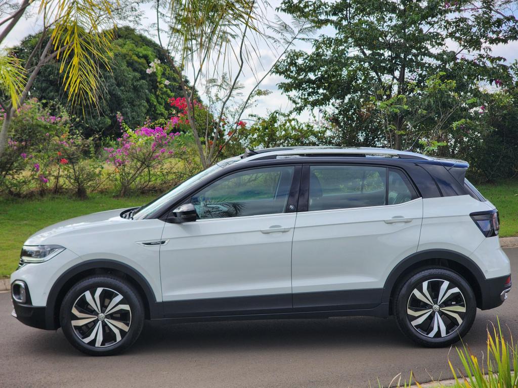 VOLKSWAGEN T-Cross - Foto