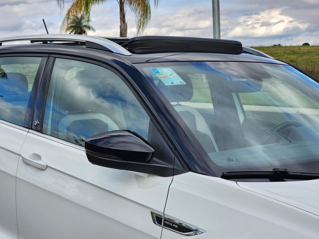 VOLKSWAGEN T-Cross - Foto