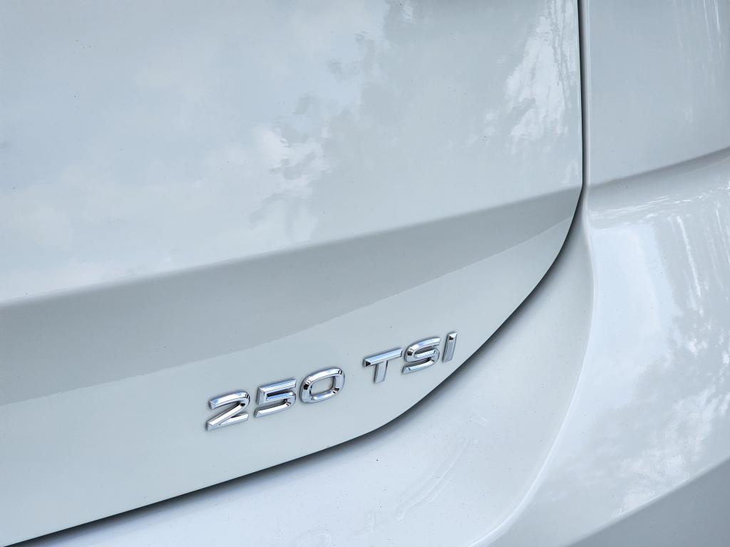 VOLKSWAGEN T-Cross - Foto