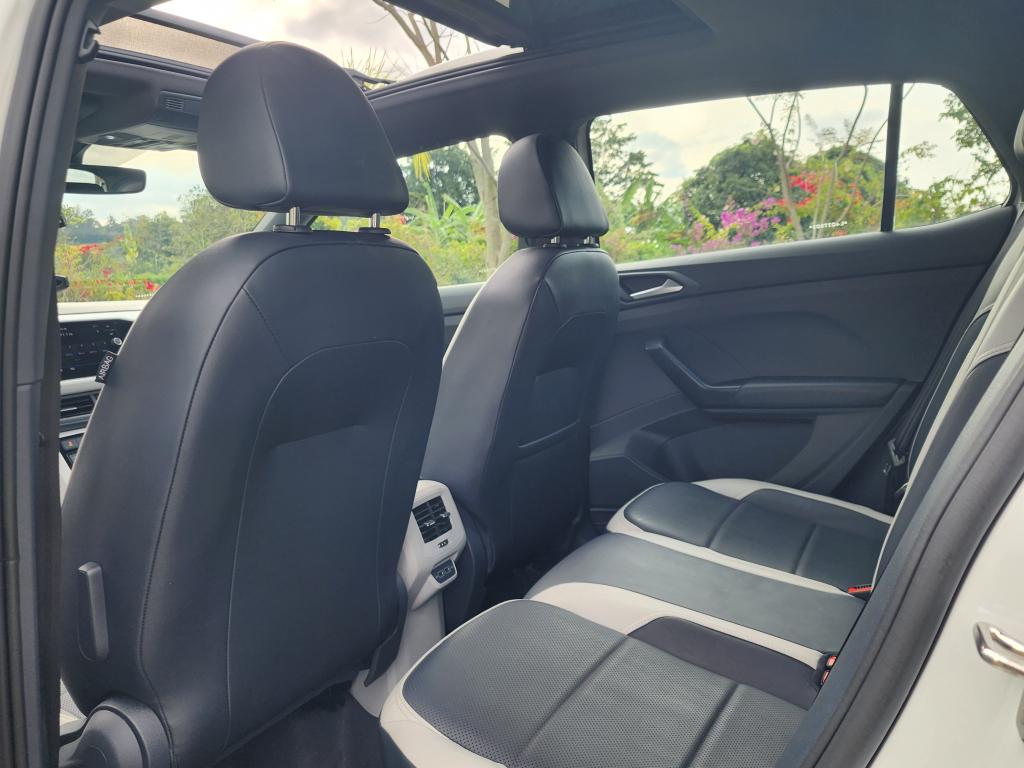 VOLKSWAGEN T-Cross - Foto