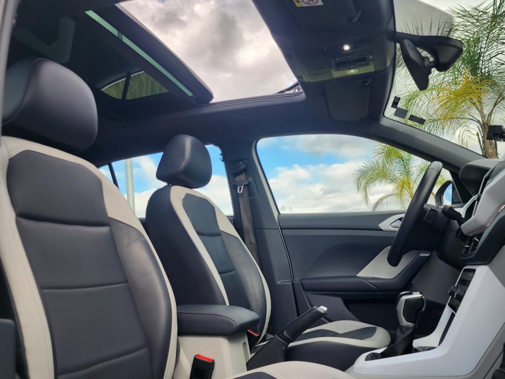 VOLKSWAGEN T-Cross - Foto
