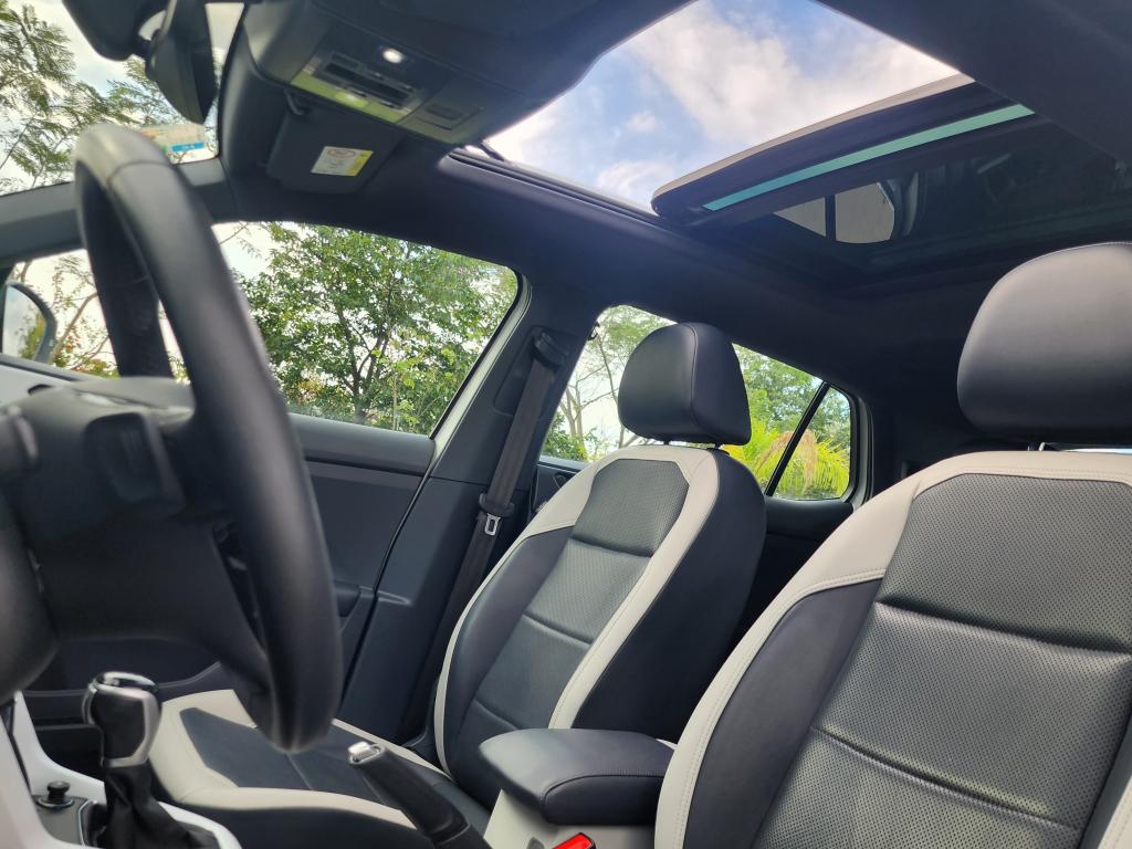 VOLKSWAGEN T-Cross - Foto