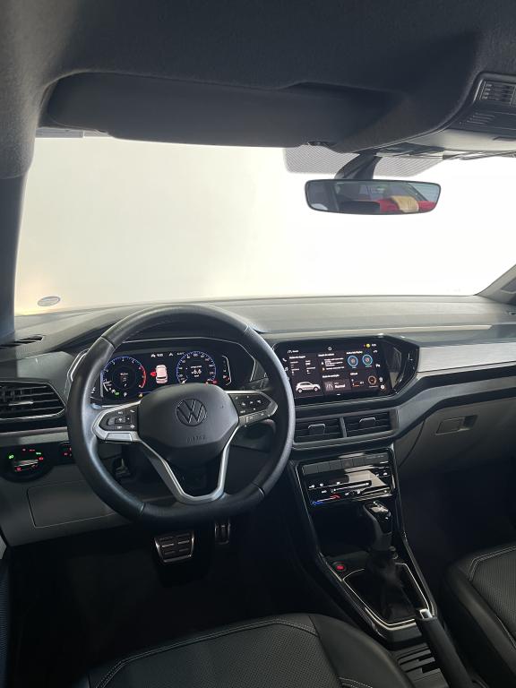 VOLKSWAGEN T-Cross - Foto