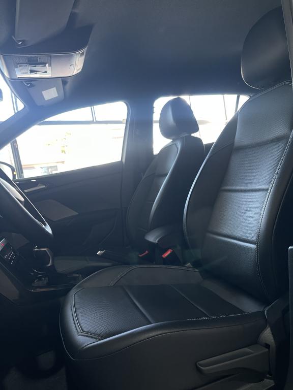VOLKSWAGEN T-Cross - Foto