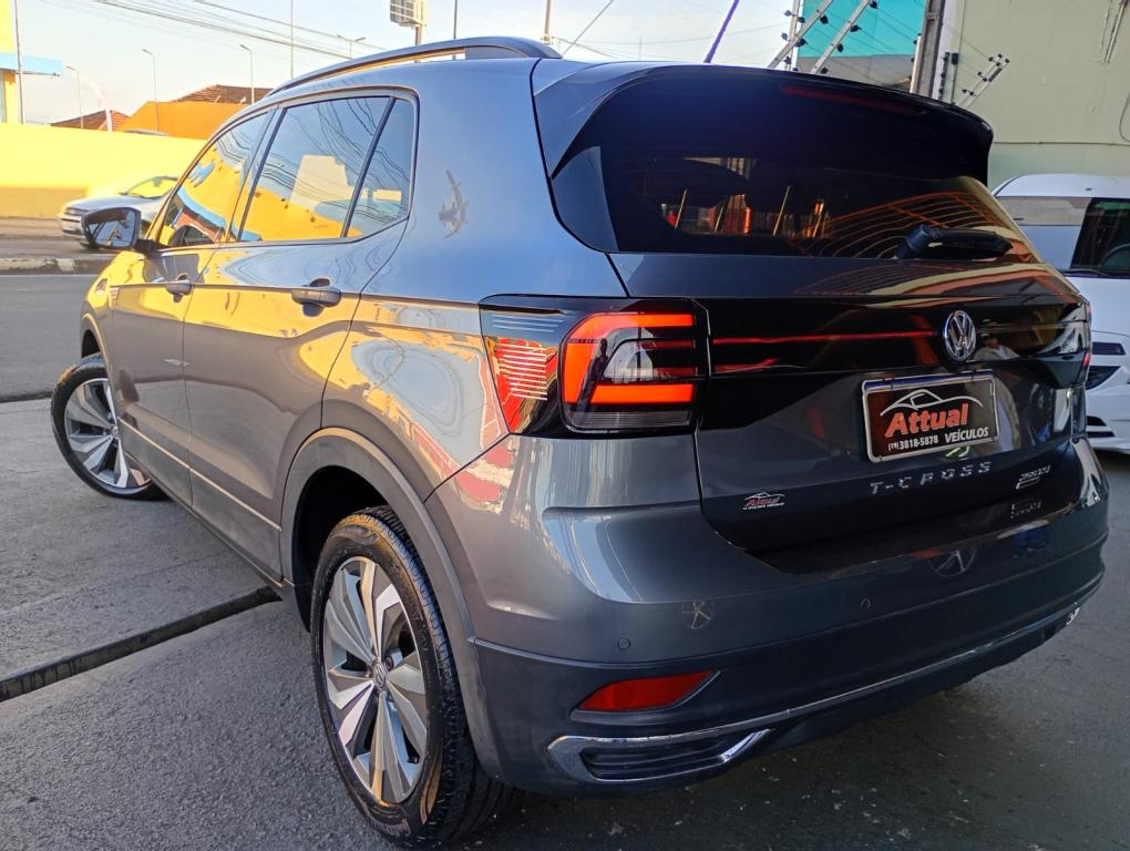 VOLKSWAGEN T-Cross - Foto