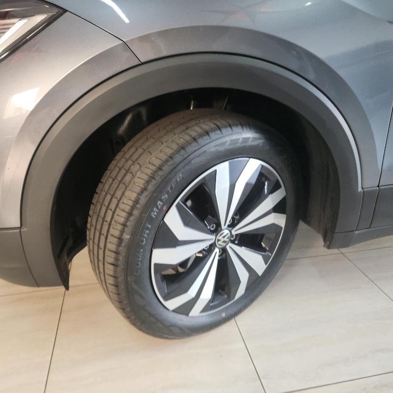 VOLKSWAGEN T-Cross - Foto