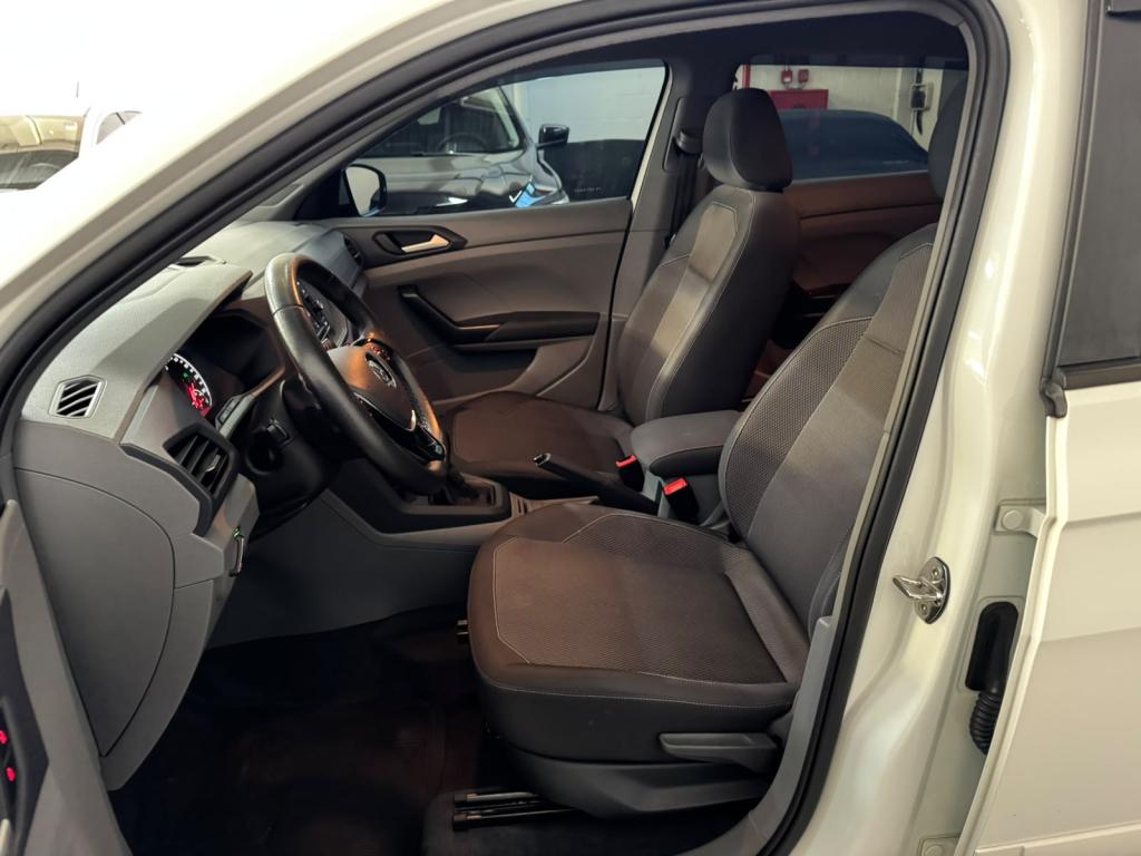VOLKSWAGEN T-Cross - Foto