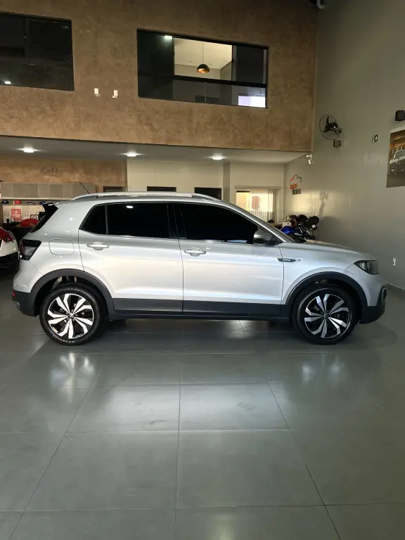 VOLKSWAGEN T-Cross - Foto