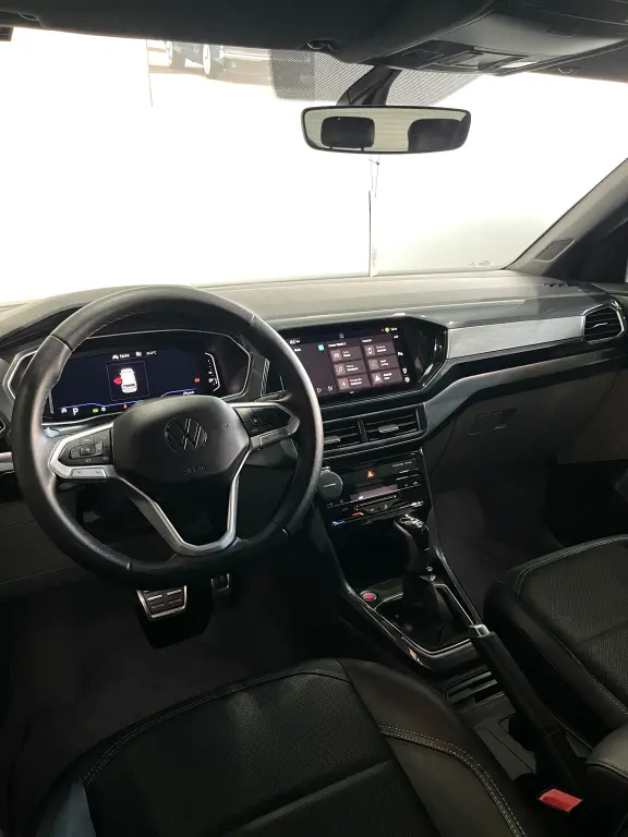 VOLKSWAGEN T-Cross - Foto