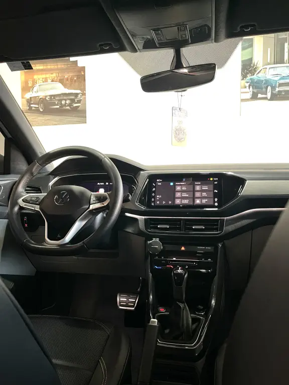 VOLKSWAGEN T-Cross - Foto