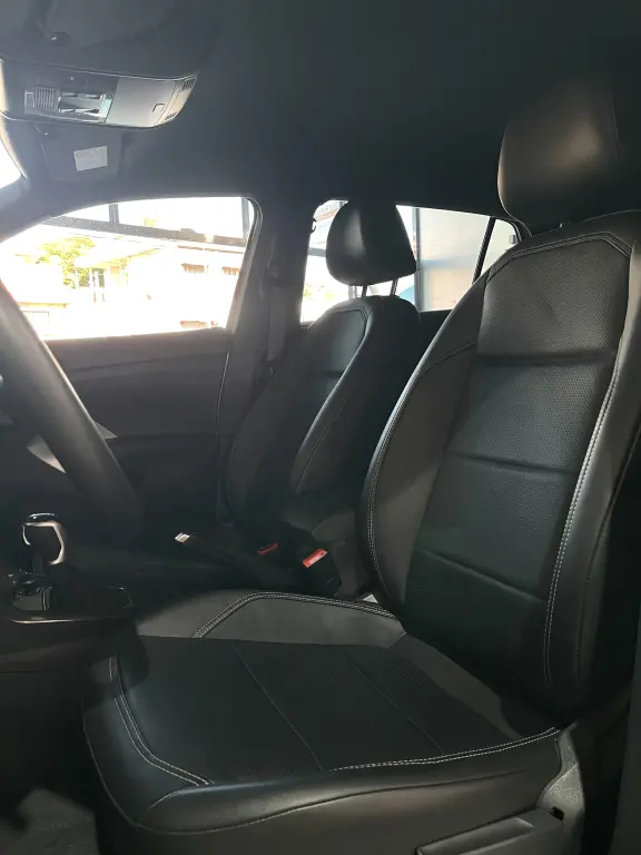 VOLKSWAGEN T-Cross - Foto