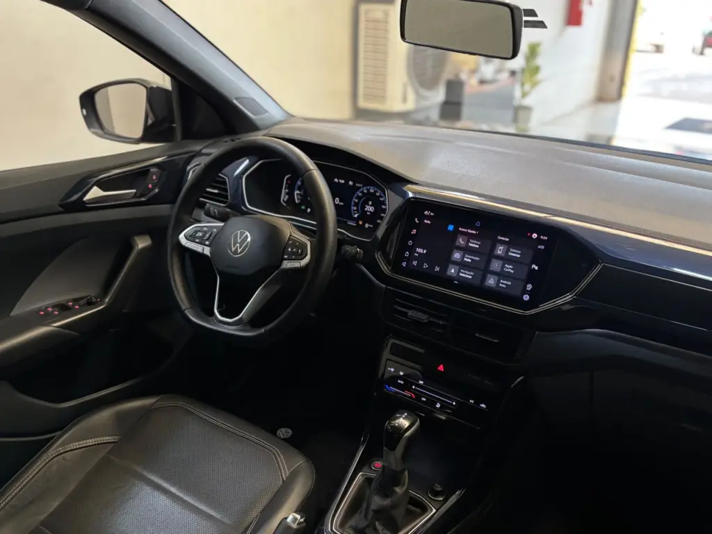 VOLKSWAGEN T-Cross - Foto