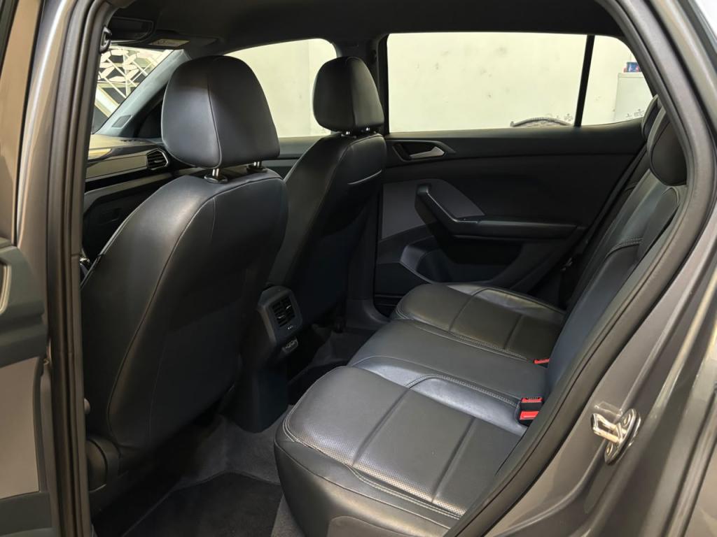 VOLKSWAGEN T-Cross - Foto